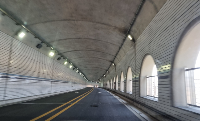 피암(避巖)터널